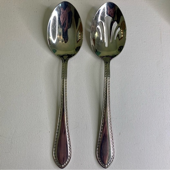 Reed & Barton Traditional Tanglewood 18/10 Stainless Slotted Spoon Serving Set 2 - Picture 4 of 16